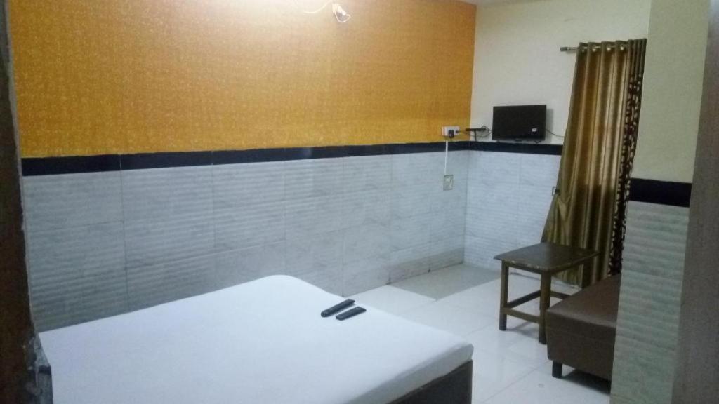 Hotel Sarang Lodge Panvel Exterior foto