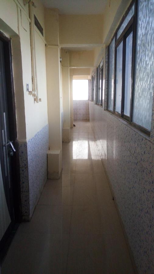 Hotel Sarang Lodge Panvel Exterior foto